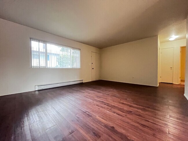 Building Photo - Lovely Duplex Community in Sandy, OR! One ...
