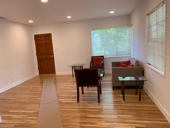 Foto del edificio - 17351 Bullock St