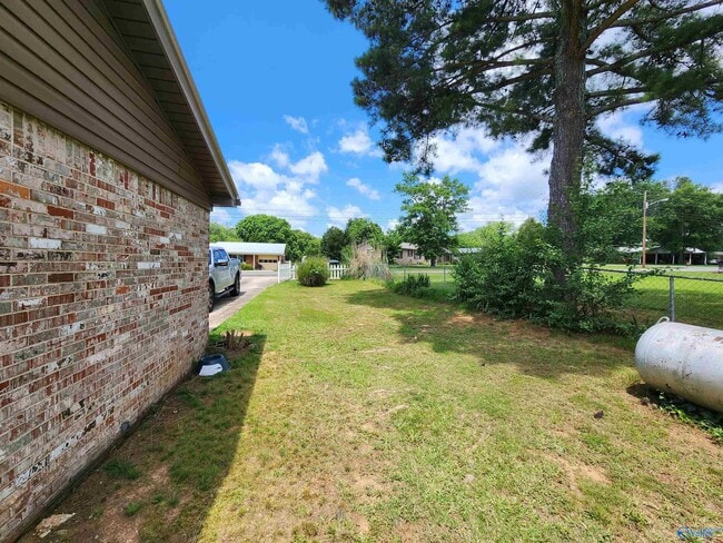 Building Photo - 247 Snow Dr