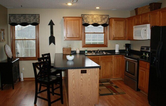 Foto del edificio - 3700 Falmouth Dr