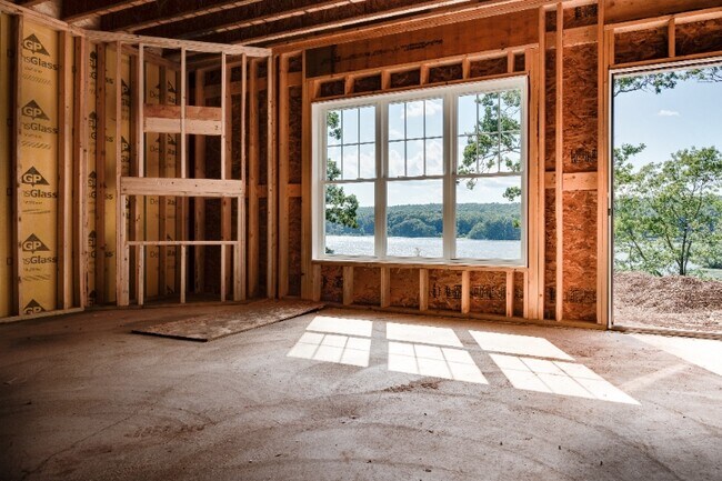 Building Photo - 12 Edgewater Cir