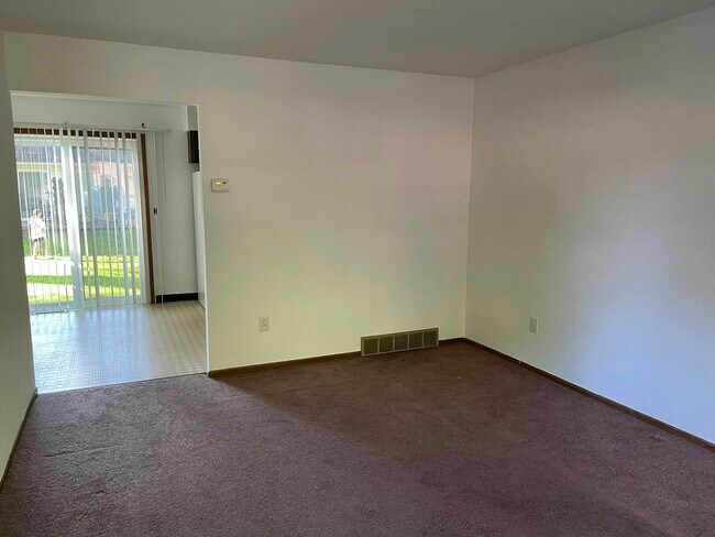 Foto del edificio - 4163 W Ridge Rd