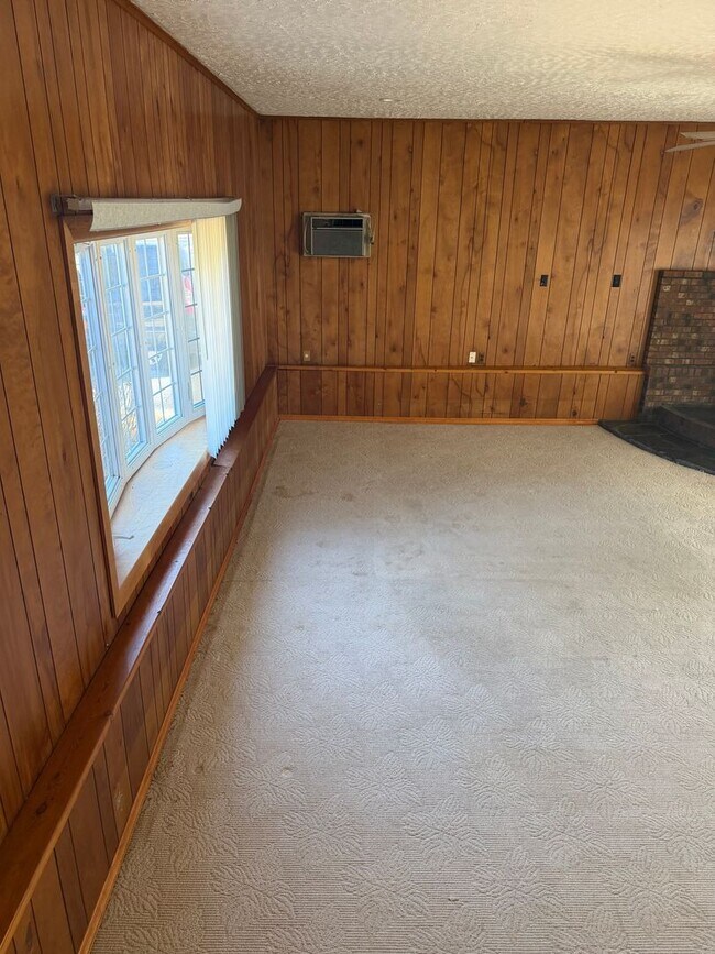 Foto del edificio - Spacious 4-Bedroom Gem in Desirable Galloway – Ready to Move In!