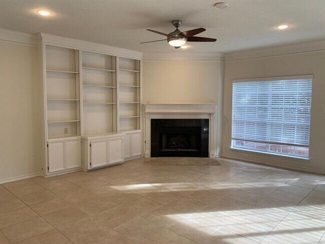Building Photo - 6105 Dedham Ln