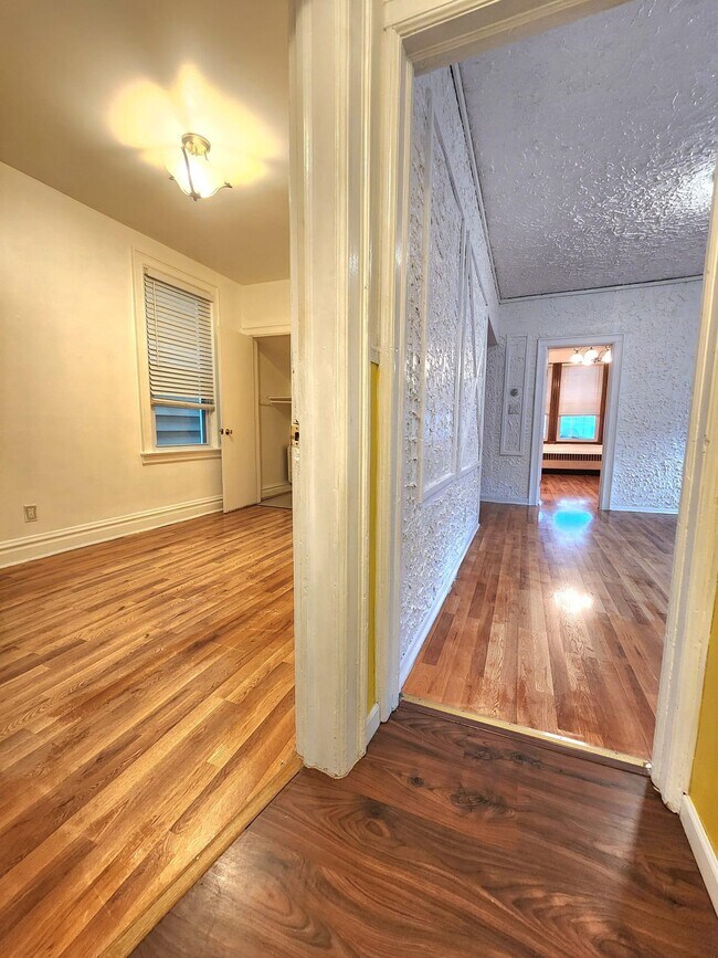 Building Photo - 256 Avenue B