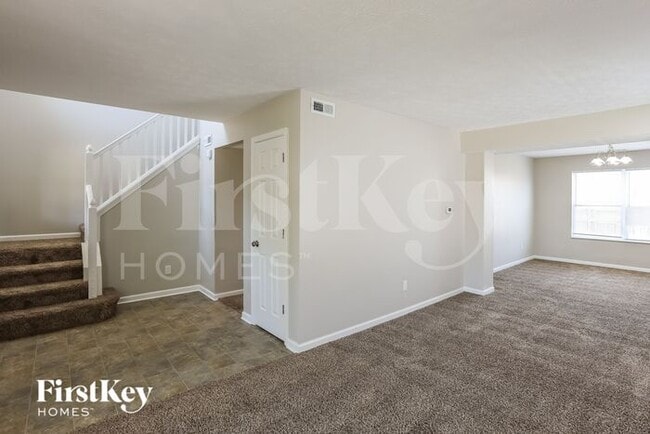 Foto del edificio - 698 Hollowood Ln