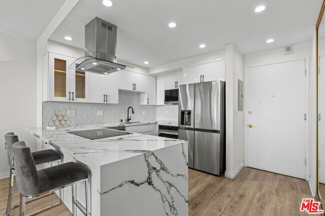 Foto del edificio - 969 Hilgard Ave