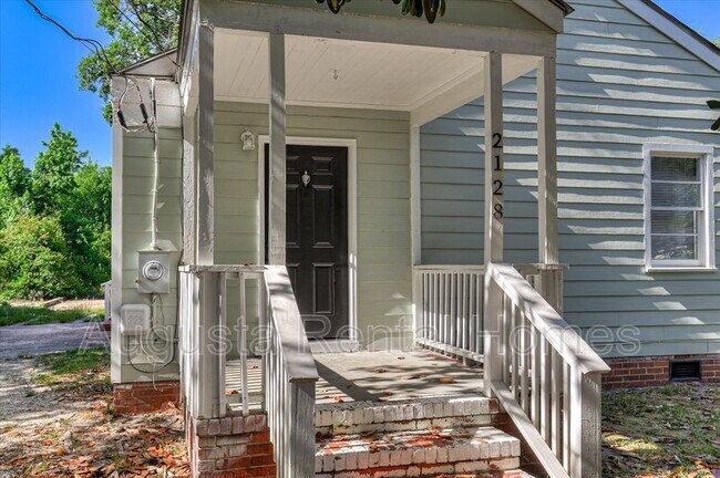 Building Photo - 2128 Roosevelt Dr