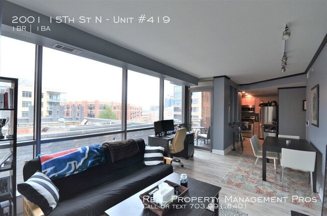 Building Photo - Beautiful Corner Unit at the Odyssey!