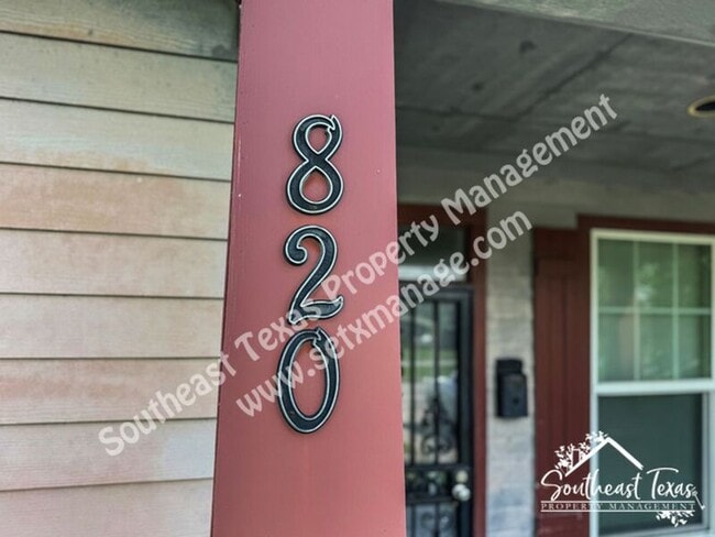 Building Photo - 820 Stilwell Blvd