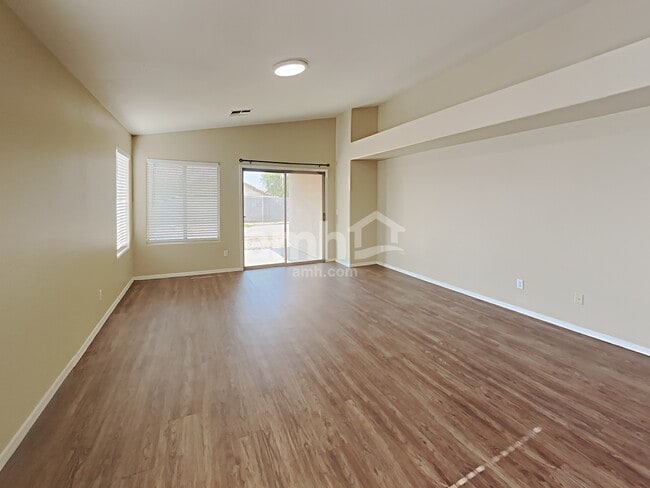 Building Photo - 3614 W Vineyard Rd