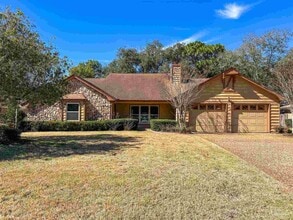 Building Photo - 2505 Semoran Dr