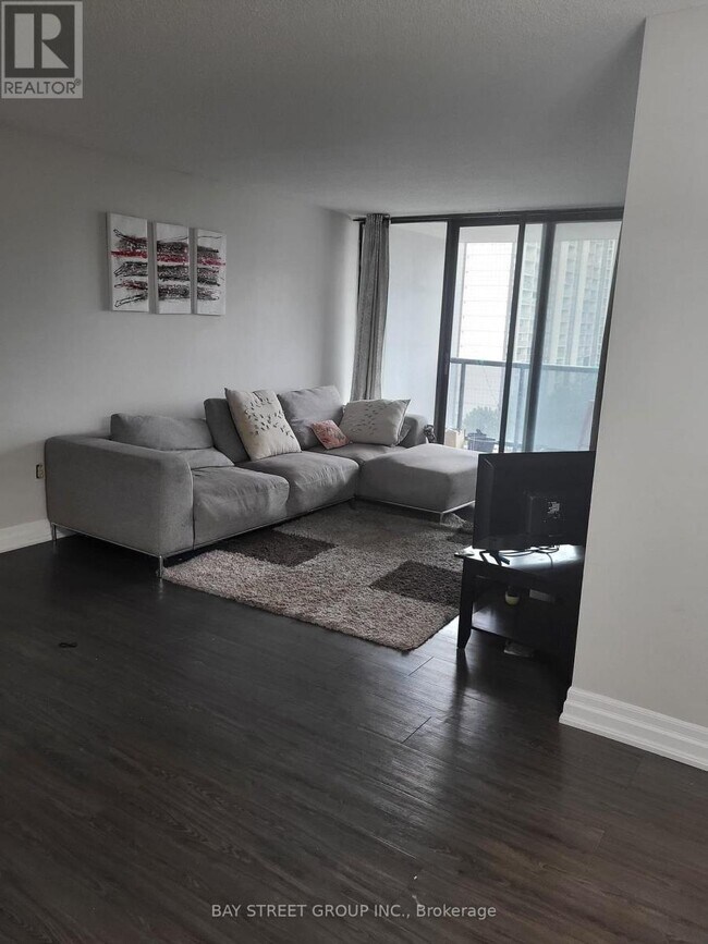 Building Photo - 17 Knightsbridge Rd