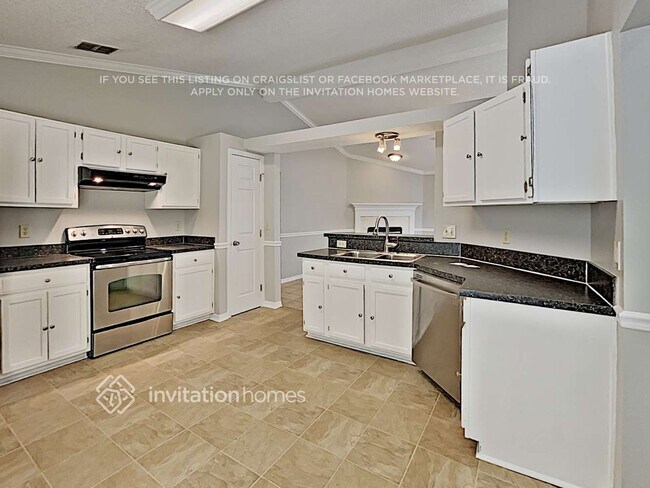 Foto del edificio - 2463 Twin Springs Dr N