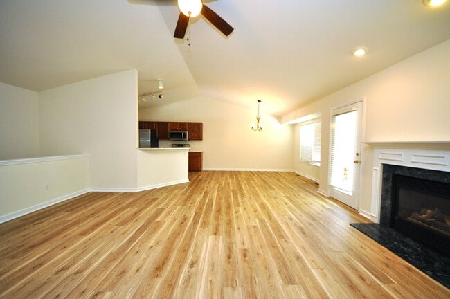 Foto del edificio - Beautiful Renovated 3 Bedroom 3 Bathroom i...