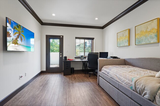 Foto del edificio - 4323 Bloomfield Ln
