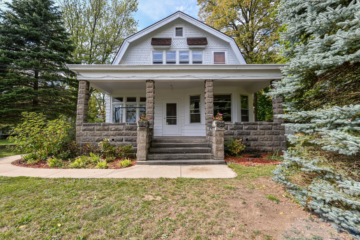 Primary Photo - 112 Ellenbecker Rd