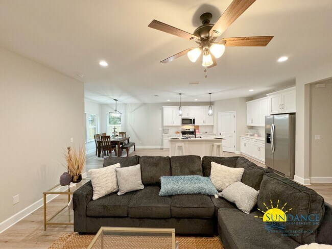 Foto del edificio - New Construction Centrally Located 4 Bed 3...
