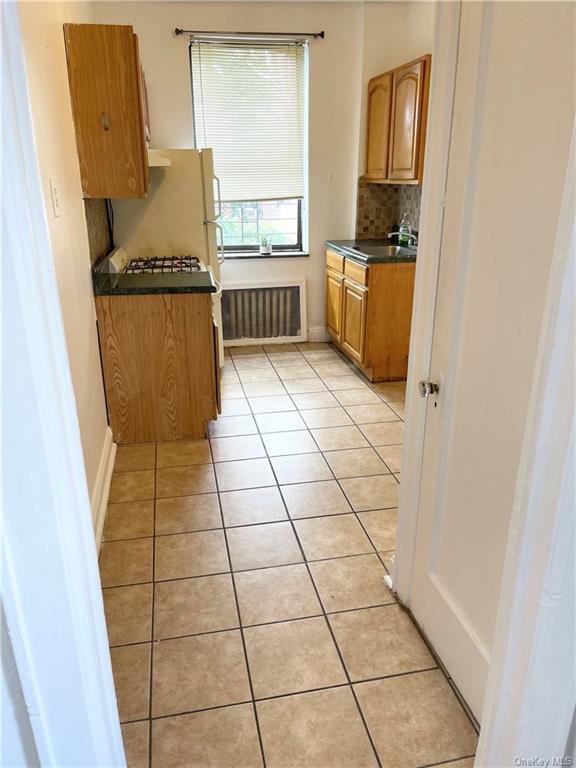 Foto del edificio - 707 E 189th St