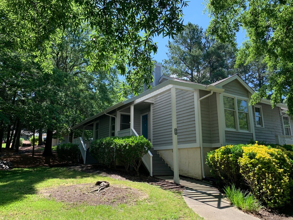 Primary Photo - 101 Cherrywood Cir