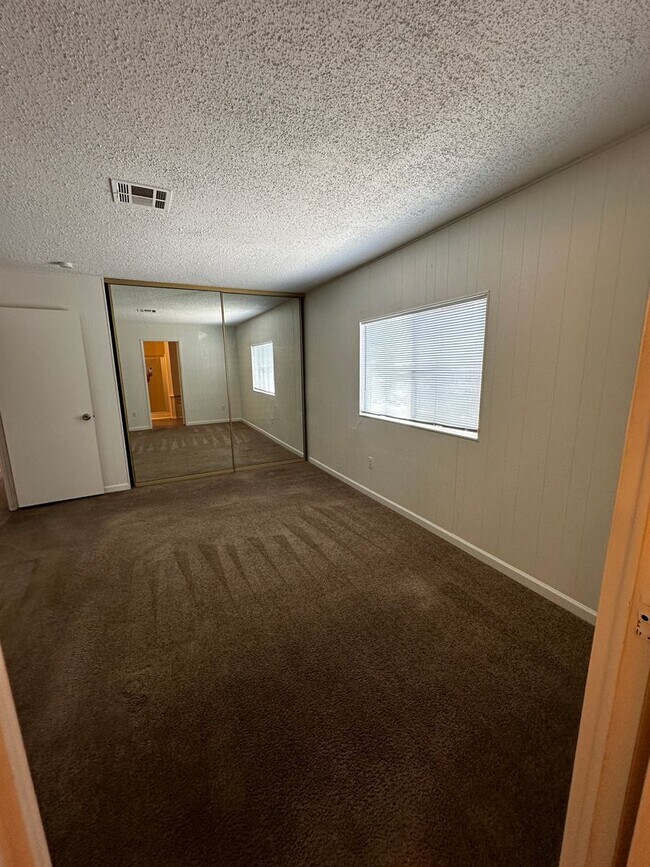 Building Photo - Mohave Valley GEM
