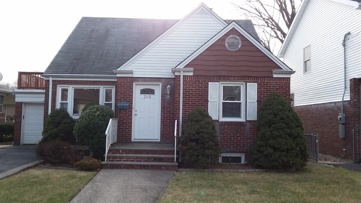 260 Elsmere Pl, Fort Lee, NJ 07024 Room for Rent in Fort Lee, NJ