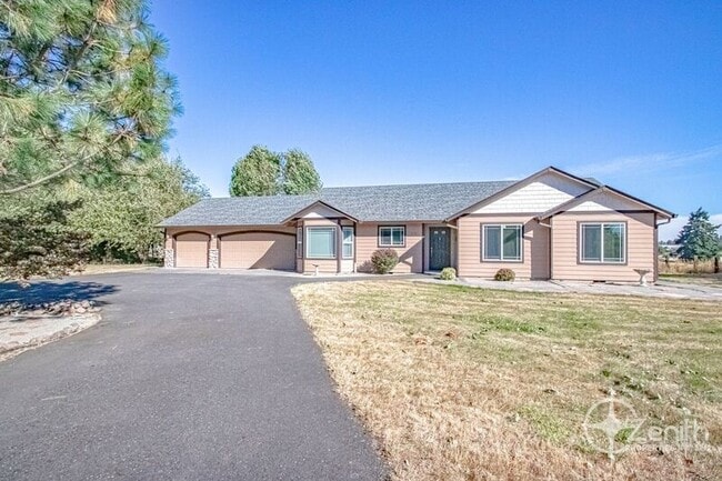 Building Photo - 516 NE 199th St