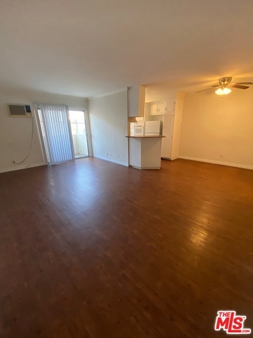 Building Photo - 1030 N Orange Grove Ave