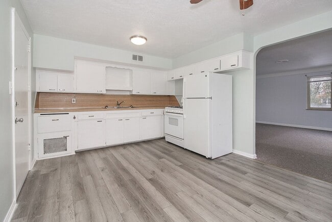 Building Photo - 4352 W 222nd St