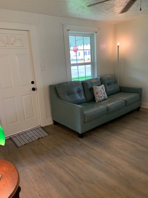 Foto del edificio - 714 N Walnut St