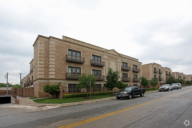 Drexel Park Hollow West - 6405-6535 Bandera Avenue