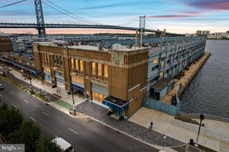 Building Photo - 3 N Christopher Columbus Blvd