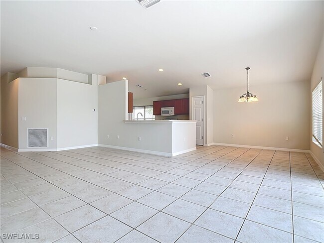 Foto del edificio - 4424 Steinbeck Way