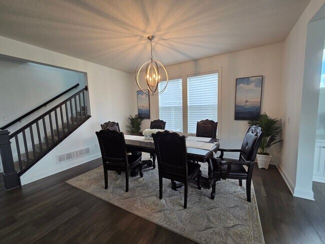 Building Photo - Beautiful 5 Bedroom 5 Bath in Woodbury