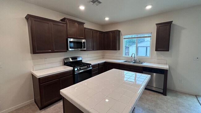 Building Photo - 117 Mono Lake Ct