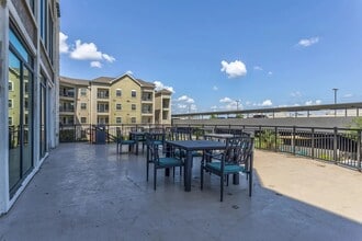 Building Photo - 2120 Stephens Pl