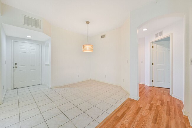 Foto del edificio - ** 3/2 Condo  ~ Gated Community w/ Ameniti...