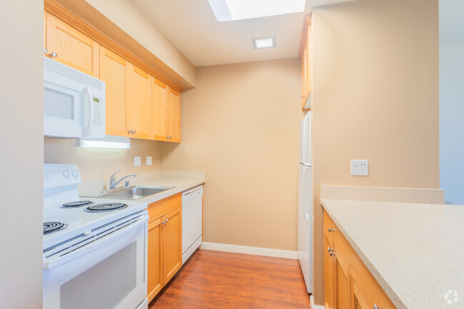Interior Photo - 2831 – 2845 Flores Apartments