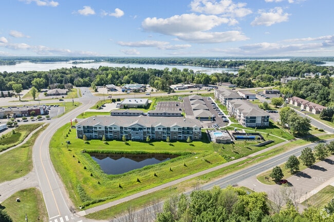 Foto principal - Chisago Lake Apartments