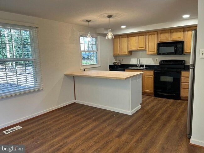 Foto del edificio - 2755 Viking Dr