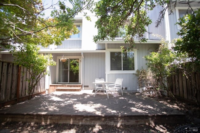 Building Photo - 1549 Monarch Pl