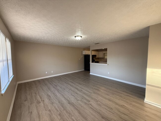 Foto del edificio - 132/134 Deer Creek Dr