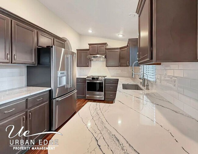 Building Photo - 3 Bed 2 Bath Home off Garrity - All landscaping included