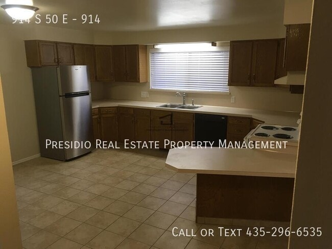 Building Photo - 914 50 E