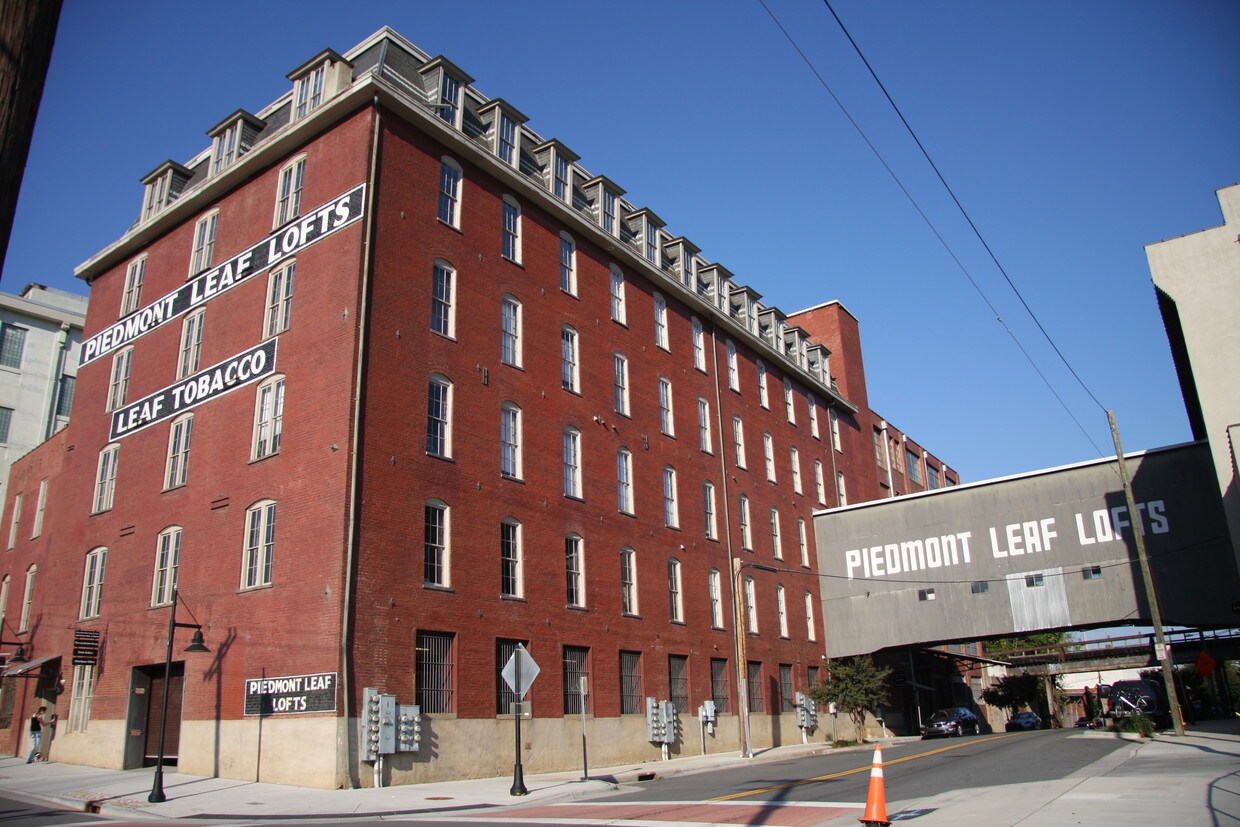 Historic Building - 401 4th St E