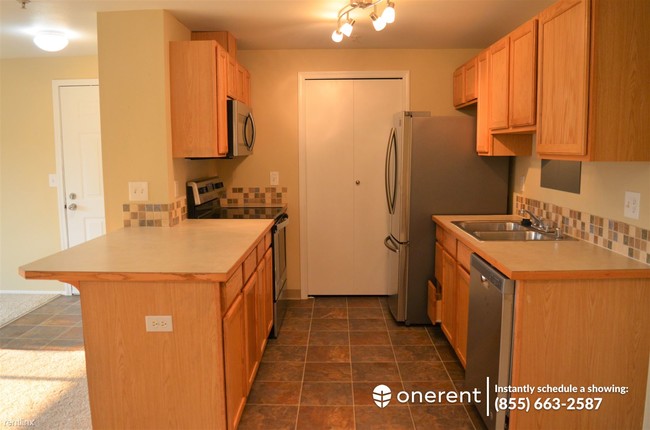 Building Photo - 2 br, 2 bath Apartment - 11915 Roseberg Ave S