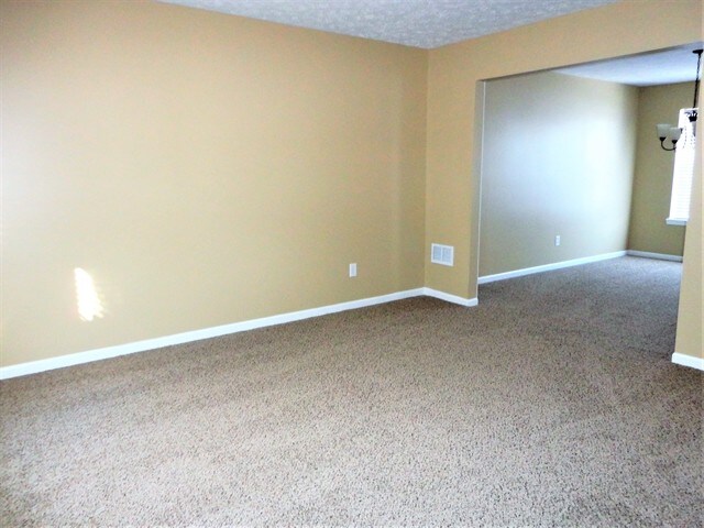 Building Photo - 483 Basswood Drive