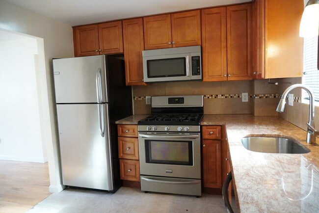 Photo - 33 Oxford Cir Apartment