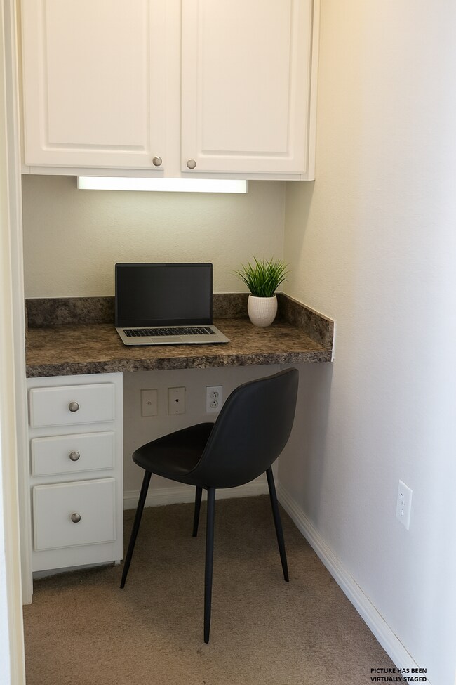Foto del edificio - 1x1 A2 Spacious Sunroom: 642 Square feet f...