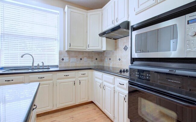 Foto del edificio - 1226 Rabbs Crossing